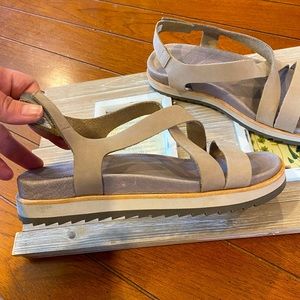 Merrell Sandals Women Size 8